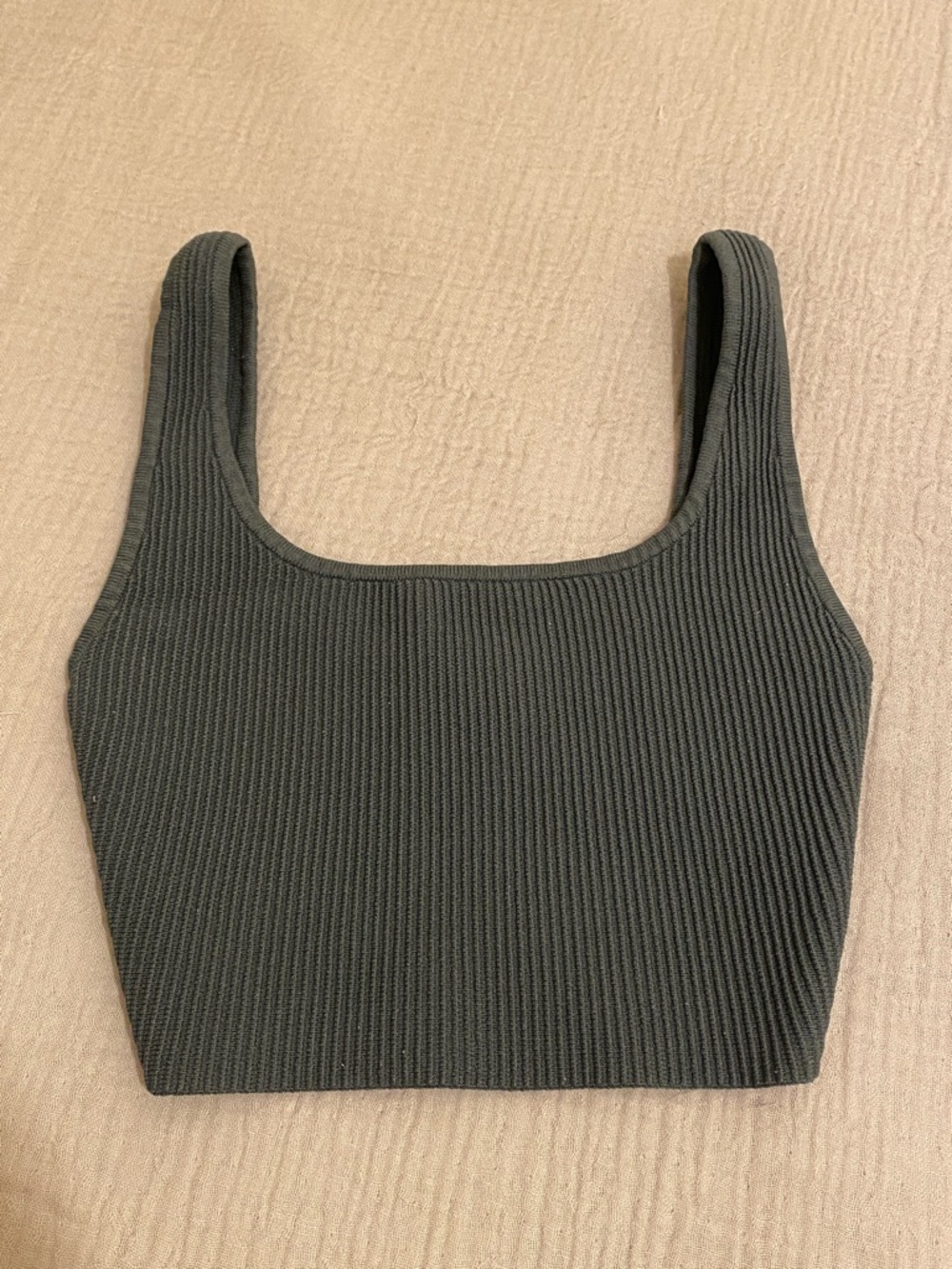 Babaton  Ribbed Square-Neck Crop Top. Size 2XS